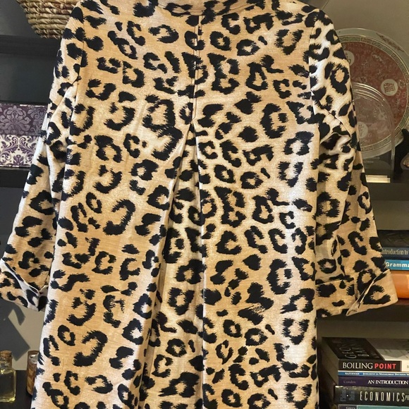 Chicos Size 1 Animal Print Women's Jacket. Gently Used in Excellent Condition. - Picture 3 of 4